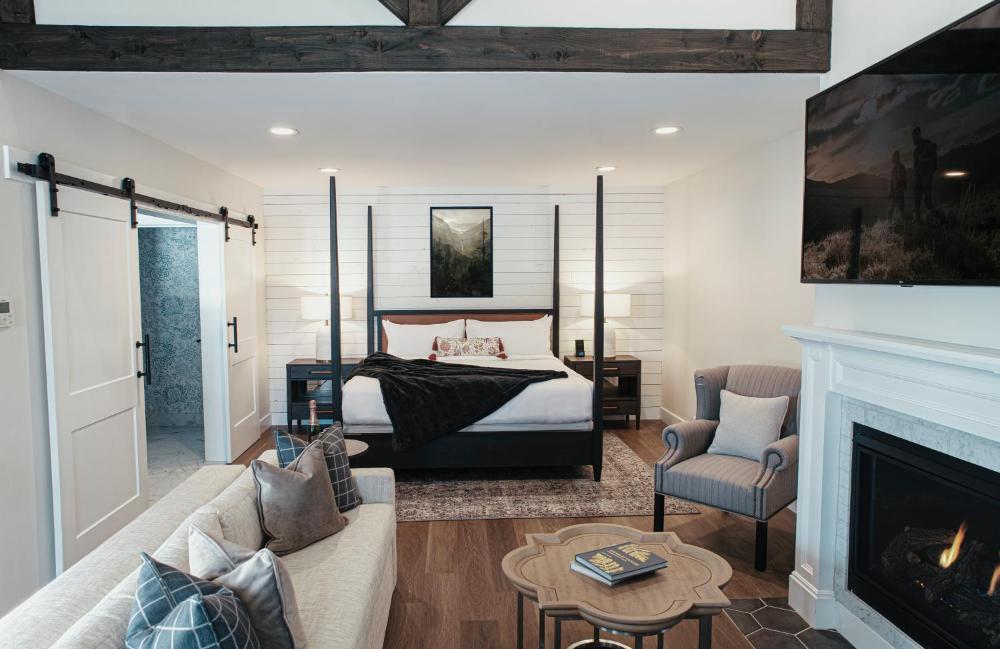 King Suite interior
